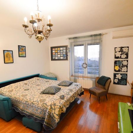 Lungo Mare Apartment Pula Luaran gambar
